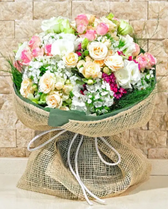 Renkli Gül ve Mevsim Çiçekleri